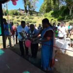 டிக்கோயா தெற்கு வனராஜா பகுதியில் பஸ்தரிப்பிடம் திறப்பு!