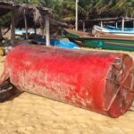கரையொதுங்கும் மர்ம பொருட்களால் பரபரப்பு