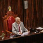 ” கூச்சல் போடுவதால் மாத்திரம் திருடர்களைப் பிடிக்க முடியாது “