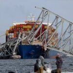 கப்பல் மோதி பாலம் உடைந்து விழுந்து விபத்து: அறுவர் உயிரிழப்பு!