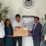 மலையக பாடகி அசானிக்கு மடிக்கணினி வழங்கியது கனடிய தமிழர் பேரவை