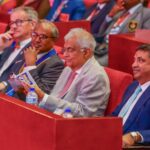 நாட்டின் பொருளாதாரத்தின் எதிர்காலப் போக்கை மக்களே தீர்மானிக்க வேண்டும்