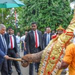 சஜித் அணி எம்.பிக்களுக்கு ரணில் வலை: மே தினத்தில் மேடையேறுவார்களா?