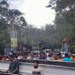 நுவரெலியாவுக்கு சுற்றுலா சென்ற வேன் புசல்லாவையில் விபத்து: இருவர் உயிரிழப்பு