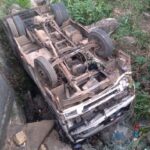 தெல்தோட்டையில் பள்ளத்தில் வீழ்ந்து பஸ் விபத்து: மூவர் காயம்!