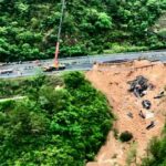 சீனாவில் அதிவேக நெடுஞ்சாலை இடிந்து விழுந்ததில் 36 பேர் பலி