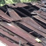 பறந்தன கூரைகள்:24 குடும்பங்கள் இடம்பெயர்வு