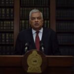 ஆபத்தான தொங்கு பாலத்திலிருந்து இலங்கை எனும் குழந்தையை பாதுகாப்பாக அழைத்து வந்துள்ளேன்