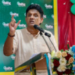 புரட்சிகர கோஷங்களை எழுப்பும் கட்சிகள் அரசுடன் டீல்