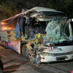 பஸ் விபத்தில் ஒருவர் பலி: 8 பேர் காயம்!