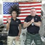 விண்வெளியிலிருந்து ஊடக சந்திப்பு