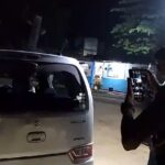 வேட்பாளர் பயணித்த கார்மீது கல்வீச்சு தாக்குதல்