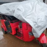 சாரதியை தாக்கி காட்டுக்குள் தள்ளிவிட்டு ஆட்டோவை கடத்திய கும்பல்: கம்பளையில் பயங்கரம்!