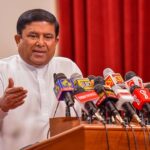 ரணில் இருக்க பயமேன்? அவரின் ஆட்சியில் குரங்கும் இருந்தது தேங்காயும் இருந்தது!