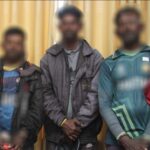 கடல் மார்க்கமாக 11 கிலோ தங்கத்தை கடத்திய மூவர் வசமாகச் சிக்கினார்கள்