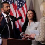 பகவத் கீதைமீது கைவைத்து எப்பிஐ இயக்குநர் பதவிப்பிரமாணம்!