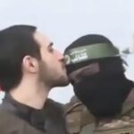 ஹமாஸ் படையினருக்கு அன்பு முத்தம் கொடுத்து விடைபெற்ற இஸ்ரேலிய பிணைக் கைதி!