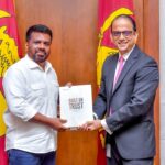 இரு அரச வங்கிகளின் அறிக்கைகள் ஜனாதிபதியிடம் கையளிப்பு!