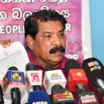 கொழும்பில் கோட்சூட்: யாழில் வேட்டி! ரணிலின் செல்லப்பிள்ளைக்கு சந்திரசேகர் நெத்தியடி!!