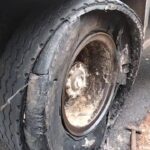 சட்டவிரோத மணலுடன் தப்பியோடிய டிப்பர் வாகனம் மீது துப்பாக்கிச்சூடு!