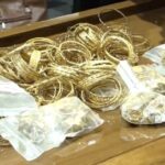 புலிகளிடமிருந்து கைப்பற்றப்பட்ட தங்கம், வெள்ளி ஒப்படைப்பு!