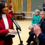 பகவத் கீதை சாட்சியாக பதவியேற்றார் கனடா வெளிவிவகார அமைச்சர்