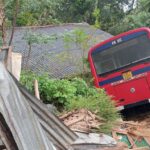 இபோச பஸ் விபத்து: கடை, வீடு சேதம்!