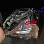 வட்டவளை, குயில்வத்த பகுதியில் கார்மீது முறிந்து விழுந்த மரம்!