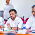 மக்களுக்கு சிறந்த வாழ்க்கைத் தரத்தைப் பெற்றுக் கொடுப்பதற்கு அரசியல் அதிகாரமும் அரச அதிகாரிகளும் கூட்டாக செயற்பட வேண்டும்