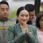 தொலைபேசி உரையாடல் கசிவு: தாய்லாந்து பிரதமர் இடைநீக்கம்!