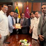 நம்பிக்கையில்லாப் பிரேரணை கையளிப்பு: மனோ, ராதா கையொப்பம்!