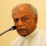 தவறான வழியில் பயணிக்கிறது அரசு