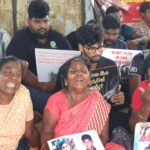 உண்ணாவிரதப் போராட்டத்தின் இறுதி நாளில் தீப்பந்தப் போராட்டம்