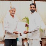 4 கோரிக்கைகள் அடங்கிய ஆவணத்தை கையளித்தார் ஜீவன்!