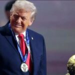 நோபல் பரிசுக்காக ஏங்கிய ட்ரம்புக்கு அமைதிக்கான பரிசு வழங்கி வைப்பு!