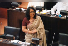 நம்பிக்கையில்லாப் பிரேரணை எங்கே? சுவிஸிலிருந்து நாடு திரும்பியகையோடு பிரதமர் கேள்வி!