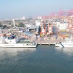 கொழும்பு துறைமுகத்தில் இந்திய கடலோரக் காவல்படை கப்பல்கள்