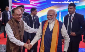 உலகுக்கான இந்தியாவின் கொடையே தமிழ் மொழி: மோடி புகழாரம்!