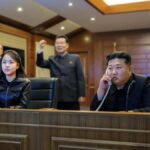 ஏவுகணைச் சோதனையை மகளுடன் பாா்வையிட்டாா் வடகொரியா ஜனாதிபதி!