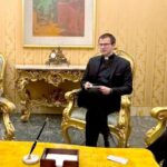 பரிசுத்தப் பாப்பரசருக்கு இலங்கைக்கு வருகை தருமாறு ஜனாதிபதி அழைப்பு