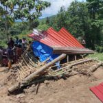 தோட்ட தொழிலாளியின் வீட்டை அடித்து நொறுக்கிய கறுப்பு ஆடை கும்பல்!