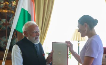 பிரதமர் மோடிக்கு சுவீடனின் உயரிய விருதை வழங்கிய இளவரசி!