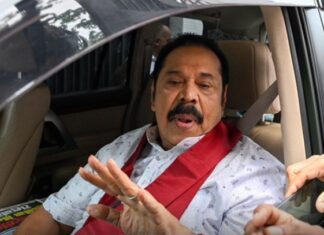 மஹிந்தவிடம் விசாரணை வேட்டை: திரண்டது மொட்டு படை!
