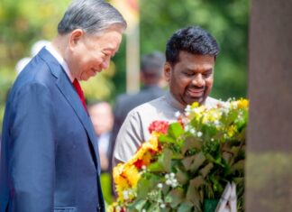 வியட்நாமின் புரட்சி தலைவருக்கு மலரஞ்சலி