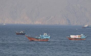 ஹார்முஸ் நீரிணையை முழுமையாக மூடியது ஈரான்!