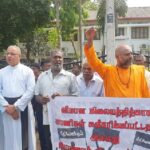 சொந்த நிலங்களை மீட்க வீதியில் இறங்கிய மக்கள்!