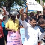 மேயர் காண்டீபன் பதவி நீக்கத்துக்கு எதிராக வவுனியாவில் ஆர்ப்பாட்டம்