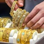 உலகளவில் தங்கம் விலை வீழ்ச்சி: இலங்கையில் விலை குறைவைக் கட்டுப்படுத்திய ரூபாயின் வீழ்ச்சி