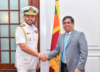ஜனாதிபதியின் செயலாளரைச் சந்தித்தார் புதிய கடற்படைத் தளபதி