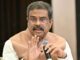 இந்திய கல்வி அமைச்சர் ராஜினாமா: போராட்டக்காரர்கள் கொண்டாட்டம்